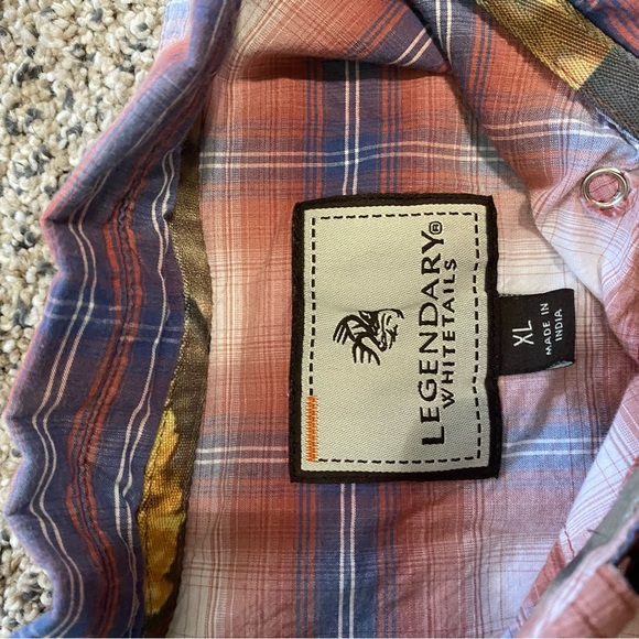 Legendary Whitetails button up short sleeve shirt. Size xl. - Picture 3 of 3